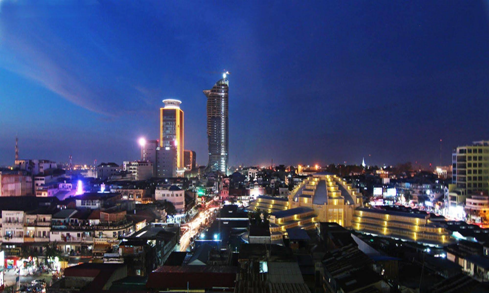 فندق بنوم بنهفي  فندق أرونرياس المظهر الخارجي الصورة